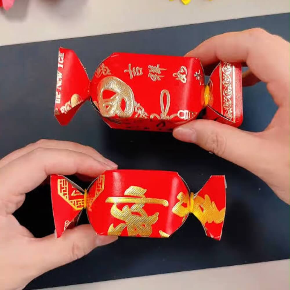 Trang trí bao lì xì hình chiếc kẹo
